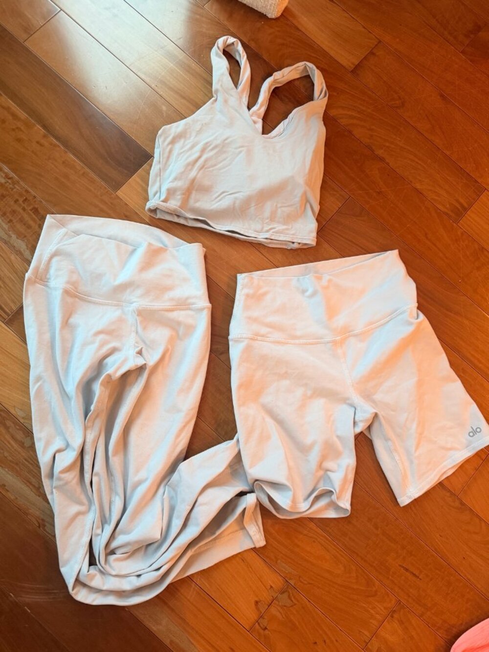 Alo Yoga 3-Piece Set — Sports Bra, Leggings & Biker Shorts (White Gray)